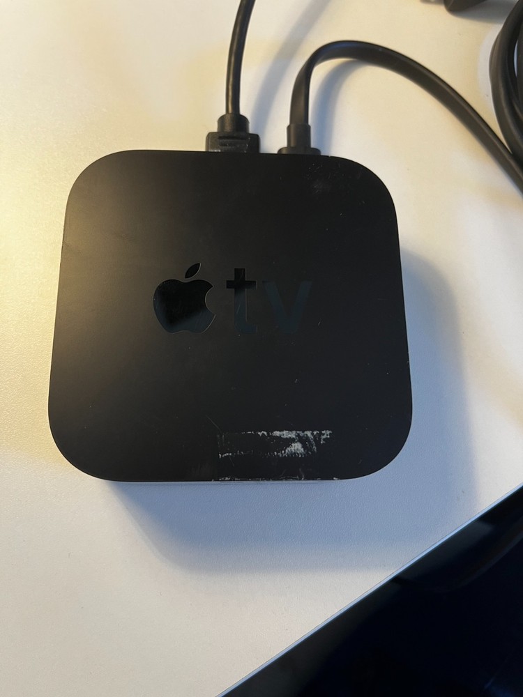 Apple TV 4K (1st Generation) 32GB HDR Media Streamer A1842 – Black – USED