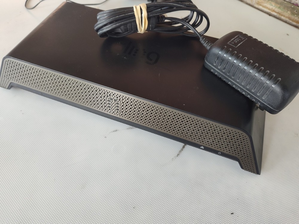 Slingbox Pro HD SB300-XXX Includes Power Cord and all Audio & Video Cables