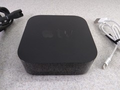 Apple TV 4K 1st Gen 32GB Digital HD Media Streamer A1842 WiFi + Ethernet