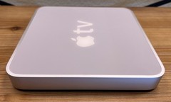 Apple TV (1st Generation) 40GB Media Streamer – A1218