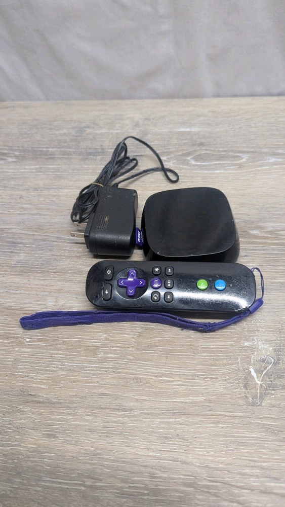 Roku 3 4200X 1080p HD Media Streamer Player Black with Remote and HDMI Cable