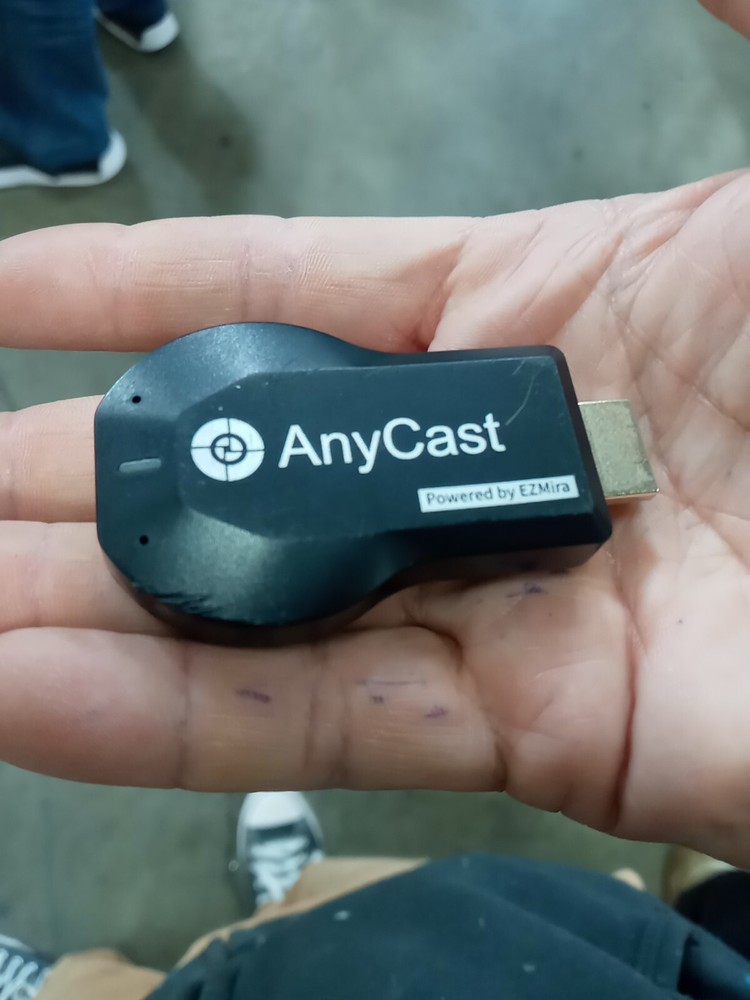 Anycast HDMI connector to TV, MIRROR ANDROID TO TV