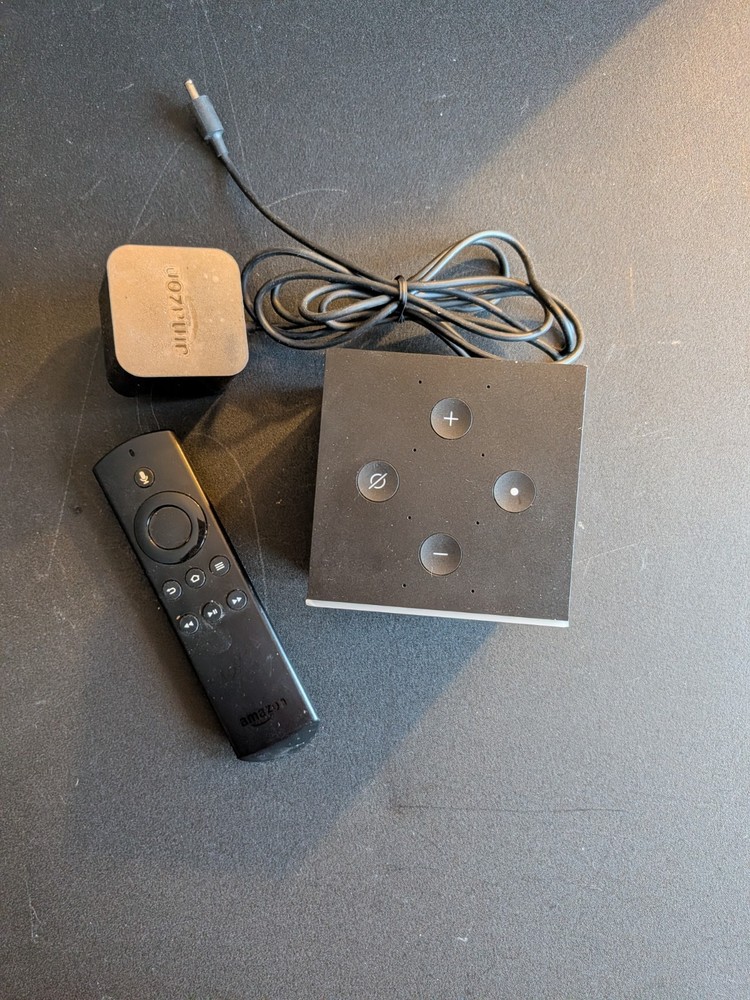 Amazon Fire TV Cube (1st Gen) Streaming Media Player 4K Ultra HD & Alexa GC
