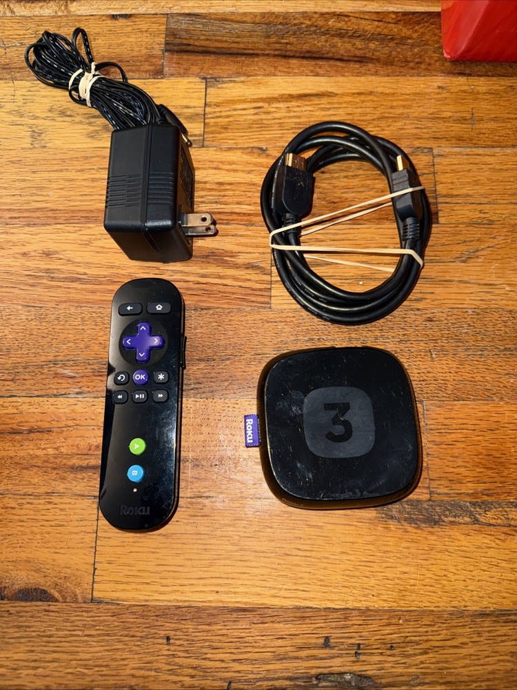 Roku 3 Media Streamer 4200X 3rd Generation, Black W/Power Cord & Remote & Works