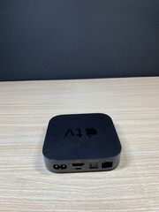 Apple TV (3rd Generation) Smart Media Streaming Player A1469 w/ Remote