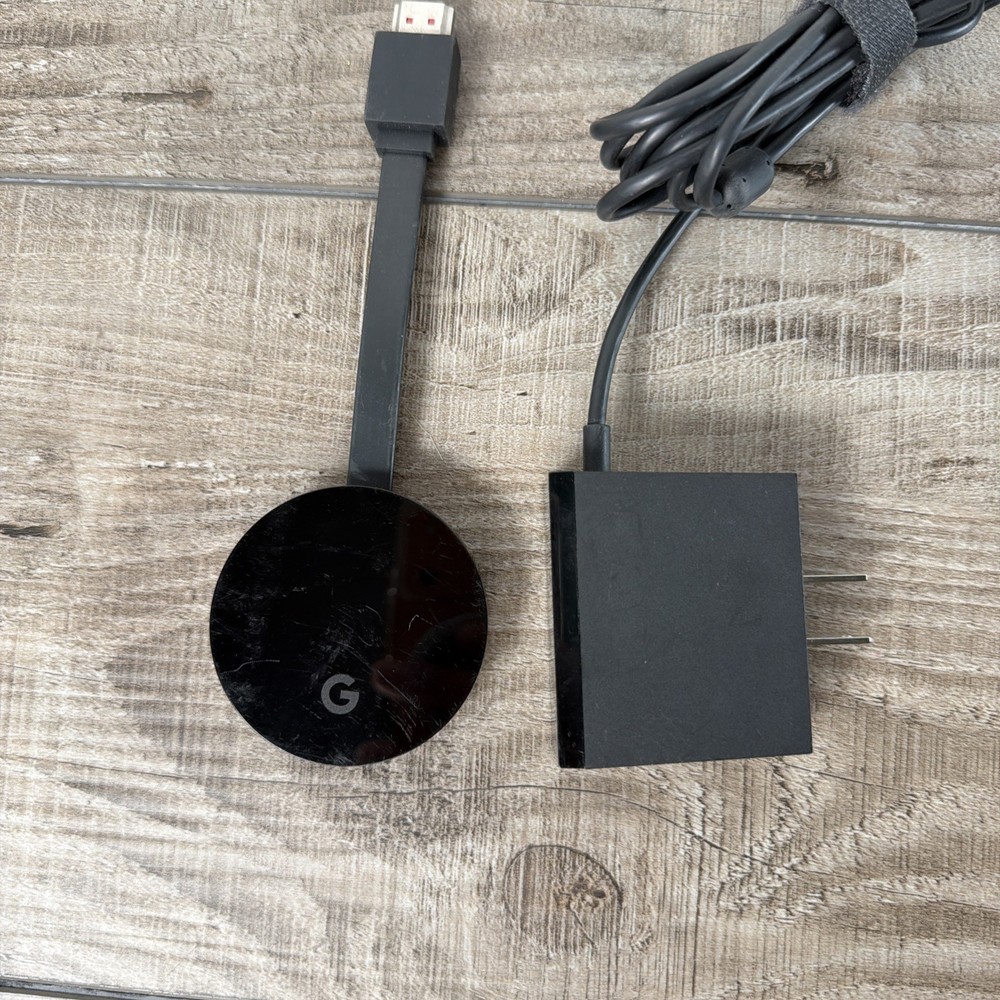 Google Chromecast Ultra 4K Streaming Media Player NC2-6A5-D Wi-Fi HDMI