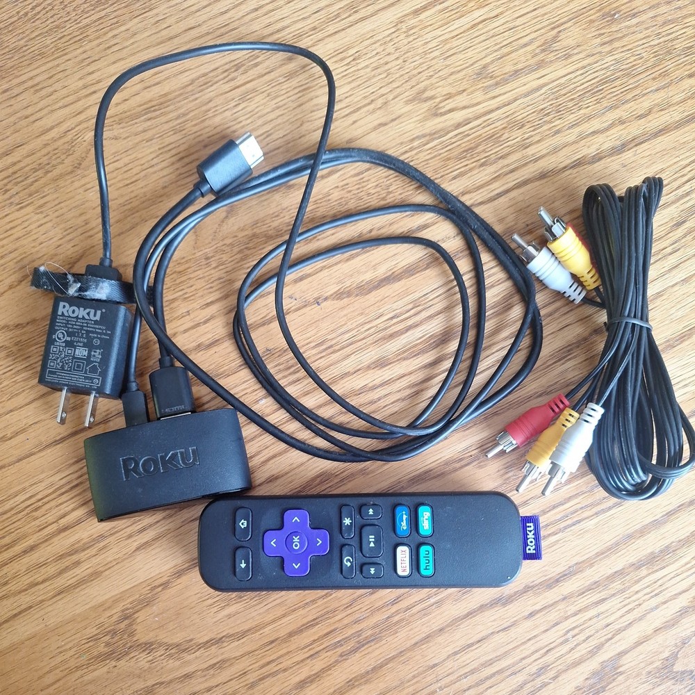 Roku 3930X Streaming Box Black HDMI USB with Remote & Cables