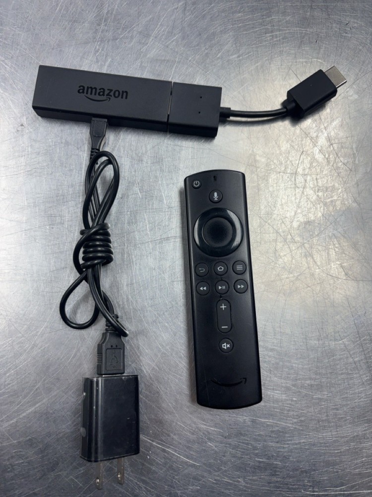 USED AMAZON LY73PR FIRESTICK HOME MEDIA STREAMING DEVICE W/REMOTE (QUC025313)