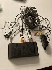Slingbox Solo SB260-XXX Media Streamer – Excellent Cond + All wires & Adaptor