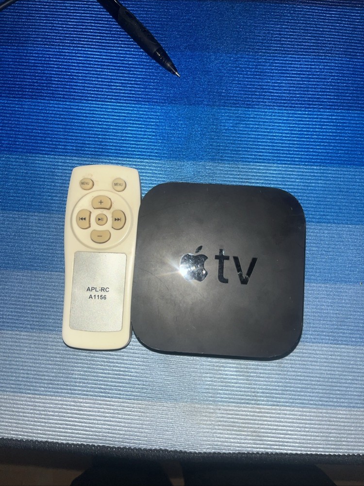 Apple TV 4th Generation A1625 32GB Non Original Remote