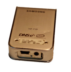 DIGITAL AUDIO PLAYER and Voice recorder – SAMSUNG -MODEL NO.YP-T7F – SILVER