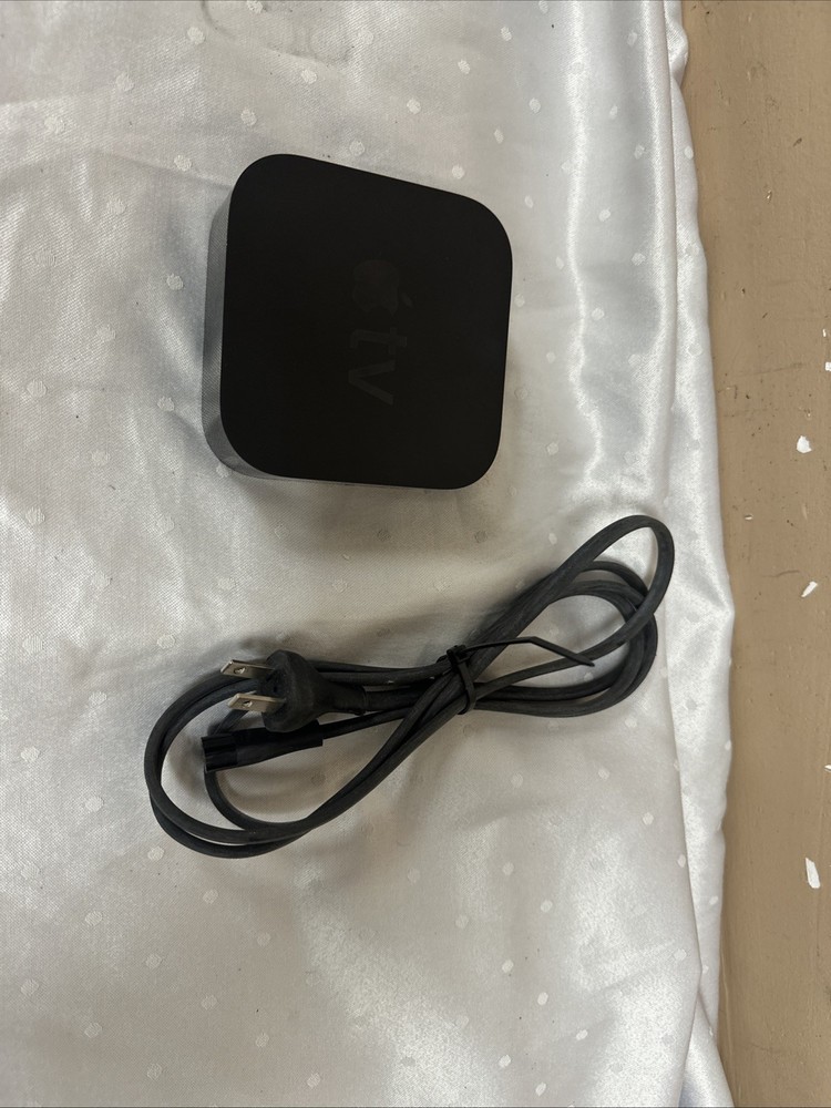 Apple TV 4K Media Streamer 1st Generation Model A1842 Black 32 GB HDMI