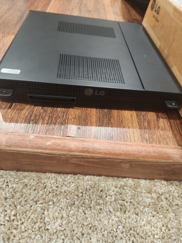 LG Digital Signage Media Player for UHD Display MP700-DHCJ