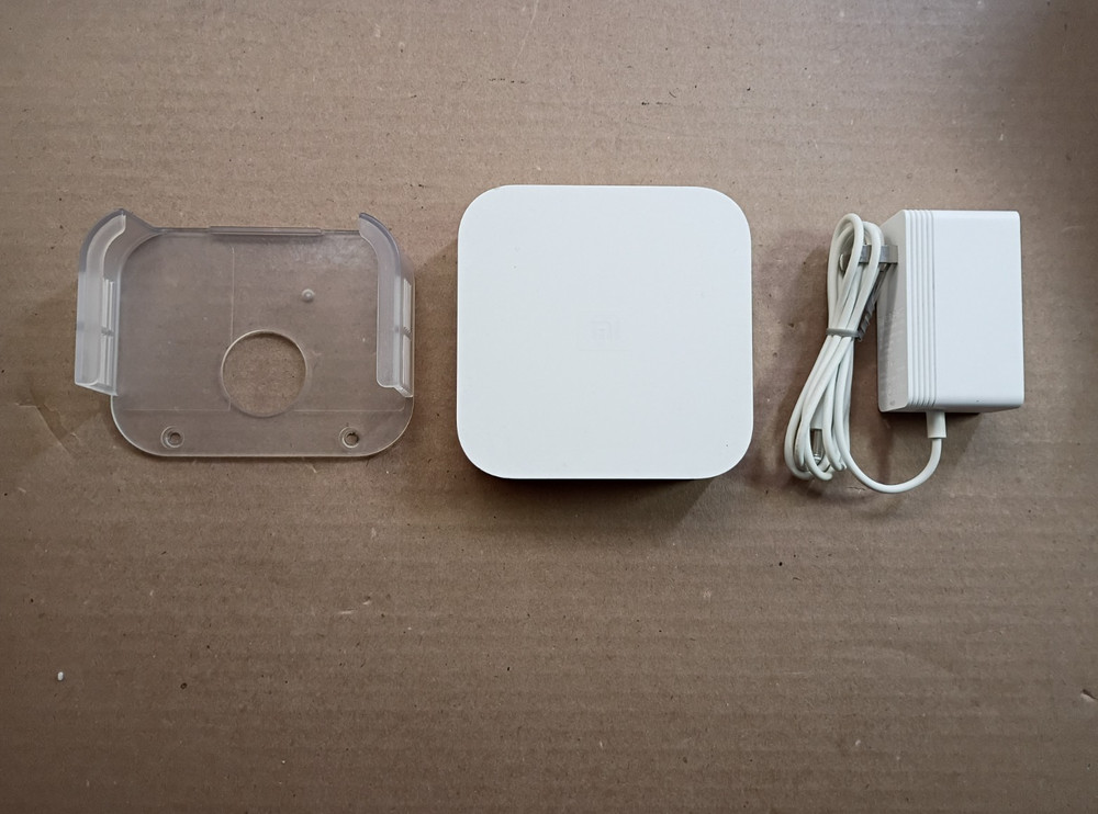 Xiaomi Mi Box 3 Enhanced MDZ-18-AA Android TV 4K with Mount, Power Adapter