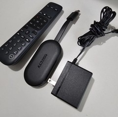 DIRECTV Gemini Air Streaming Device 4K Model P21KW-500 Wth AC Adapter and Remote