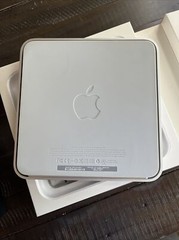 Apple TV (1st Generation) 40GB Media Streamer – MA711LL/A