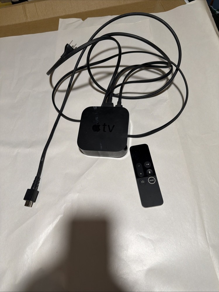 Apple TV 4K A1842 64GB 1ST Gen Media streamer with Remote A1513