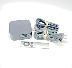 Apple TV 4K (1st Gen) 32GB Model A1842 – With Remote & Cables – Tested