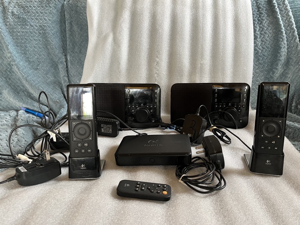 TWO Logitech Squeezebox Radio X-R0001 & LZ80535, LZ807A1, LZ90922 & remote