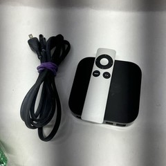 Apple TV 3rd Gen 8GB HD Media Streamer A1469 w/ Remote Control & Power Cord