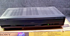 Vintage Sony WEBTV PLUS INT-W200 Internet Terminal & Keyboard … ….(OSSD)