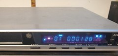 D-link MediaLounge DSM-320RD Digital Media Streamer With Remote & Power Cord