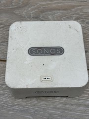 Sonos ZoneBridge BR100 Multi-Room Music System Wireless Bridge White Used
