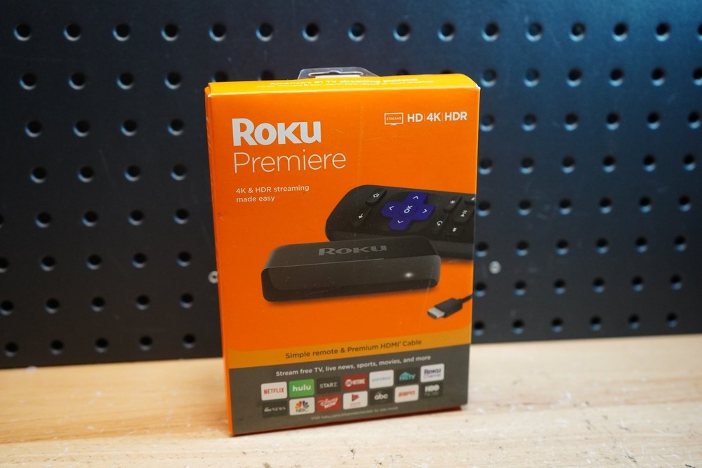 (C) Roku Premiere 3920R HD 4K HDR Streaming Media Player In Box Used