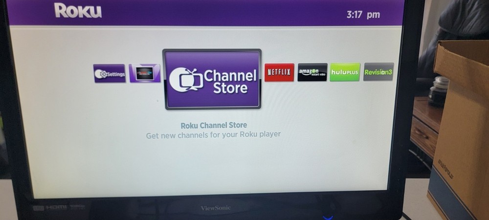 ROKU XD Model 2050X Streaming Player with power and audio/video cable & remote