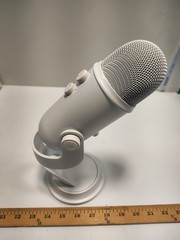 Blue Yeti Premium Multi-Pattern USB Microphone by Logitech for Creators