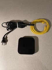 Apple TV A1378 Black 2nd Generation 8GB 720p HD Media Streamer without Remote