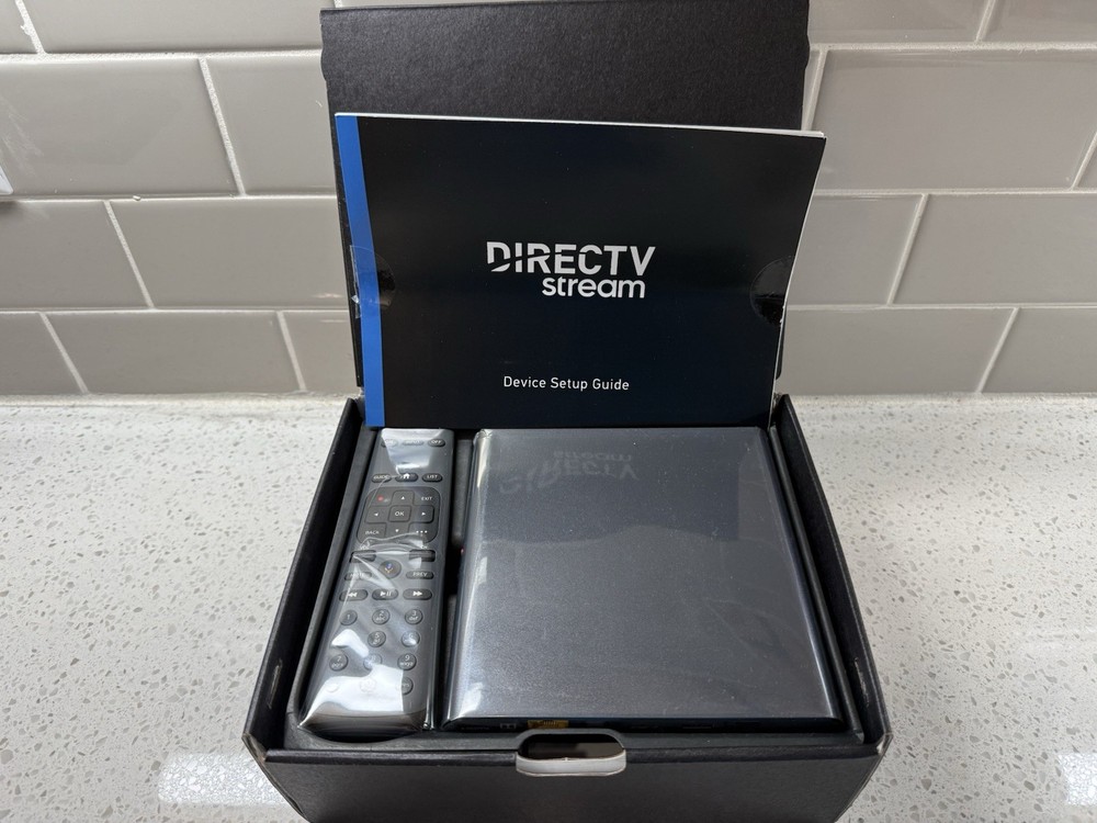 NEW DirectTV Stream Box C71KW-400 w Remote and Power Cords open box