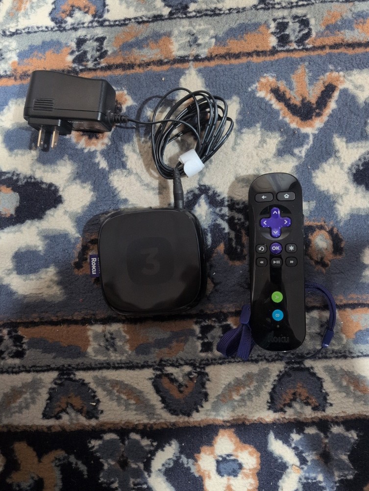 Roku 3 Media Streaming Player Model 4200X Power Cord Remote Control HDMI Port
