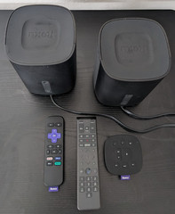 Pair Roku 9030x Wireless TV Speakers Tested-Works! Remote/Box/Comast Remote