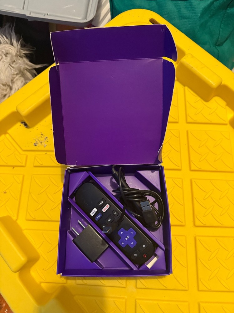 Roku Streaming Stick 4K HDR Dolby Vision – SKU #3820R2 NEW IN BOX