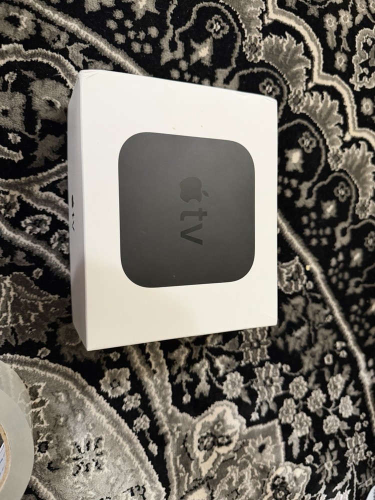 Apple TV (4th Generation) 32GB HD Media Streamer – Black (MR912LL/A)