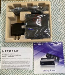Netgear NTV300-100NAS NeoTV Digital HD Media Streamer Pre-owned (boxR)