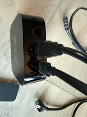 Apple Tv WiFi + Ethernet Media Streamer Black + remote + HDMI + power cord