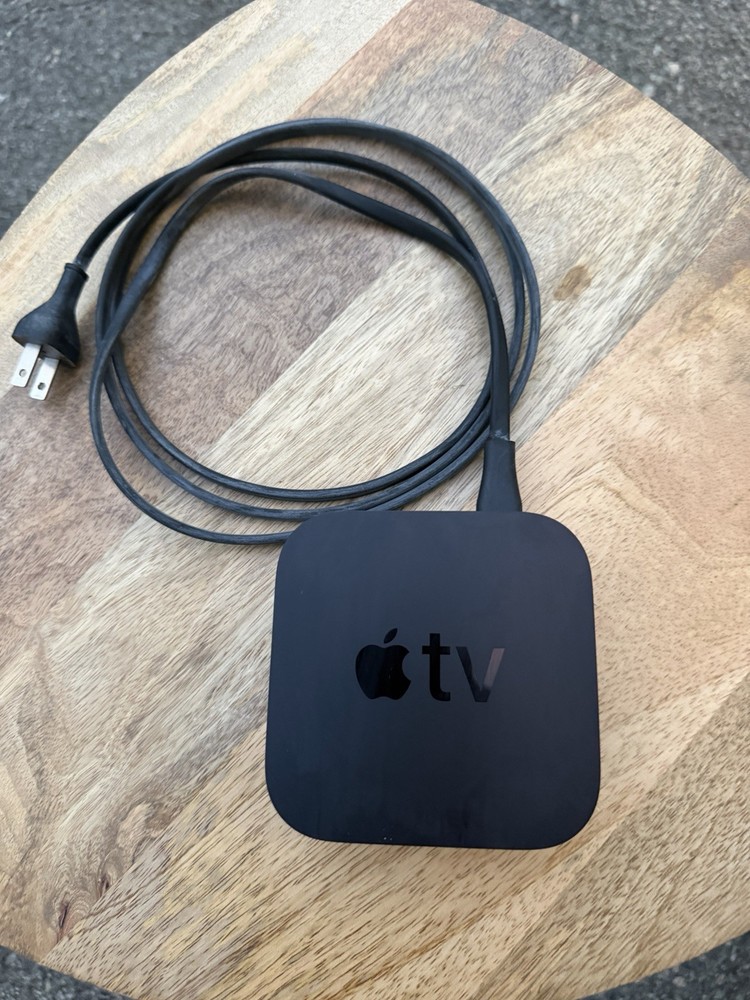 Apple TV 3rd Gen Media Streamer Black Wi-Fi Model A1427 Turns On – No Remote