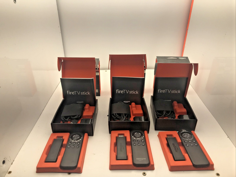 Lot of 3 Amazon Fire TV Stick Model W87CUN 1st Generation w/ box and accessories