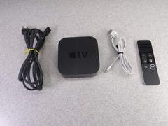 Apple TV 4K 1st Gen 32GB Digital HD Media Streamer A1842 WiFi + Ethernet