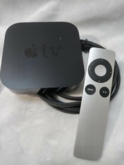 Apple TV (3rd Generation) 8GB HD Media Streamer – MD199B/A with remote