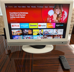 Amazon FireTV HD Streaming Stick W87CUN With & Remote WORKS GREAT
