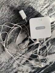 Sonos Wireless BRIDGE BR100 Multi-Room Digital Music System – White – w/ Charger