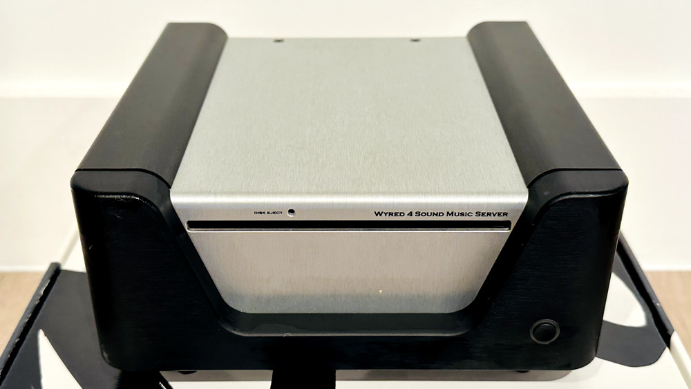Wyred 4 Sound MS2-D-16B183 Music Server 3TB Silver Works Great EXCELLENT