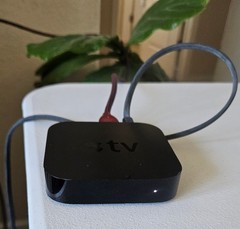 Apple TV 3rd Generation HD Digital Media Streamer 1080p Black A1427 w/ Remote