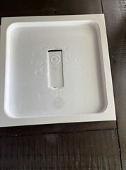Apple TV (1st Generation) 40GB Media Streamer – MA711LL/A