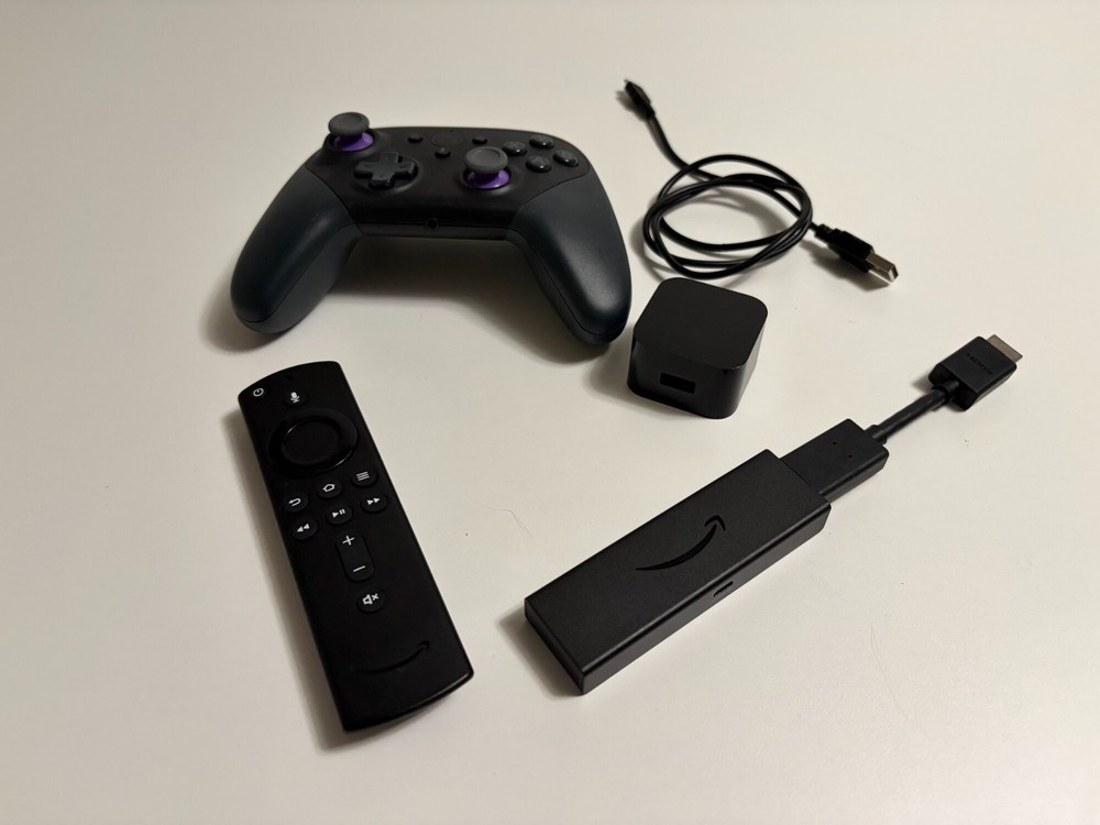 Amazon Luna Controller + Fire TV Stick 4K with Remote Bundle