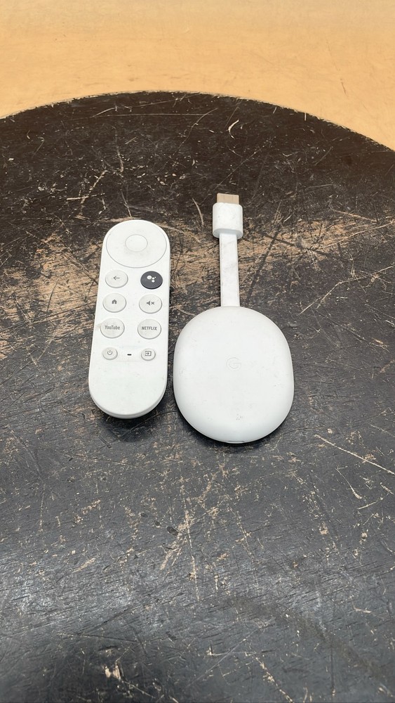 Google Chromecast GZRNL Streaming Media Player w/ G9N9N Remote Control