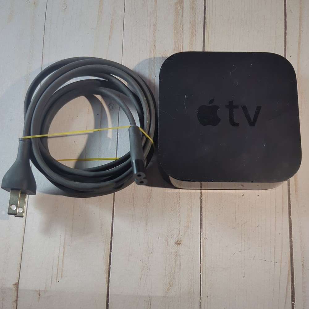 Apple TV (3rd Generation) 8GB A1427 – Black w/ Apple TV OEM Power Cord 2.5A 125V